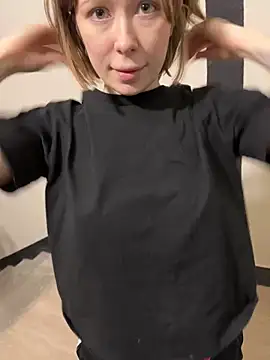 Alexandria Balenciaga online show from February 24, 2025, 11:30 pm