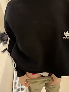 Alexandria Balenciaga online show from February 4, 2025, 1:13 am