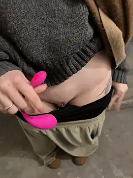 Alexandria Balenciaga online show from January 20, 2025, 10:15 pm