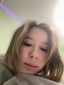 Alexandria Balenciaga online show from March 16, 2025, 7:49 pm