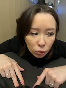 Alexandria Balenciaga online show from January 18, 2025, 2:23 pm