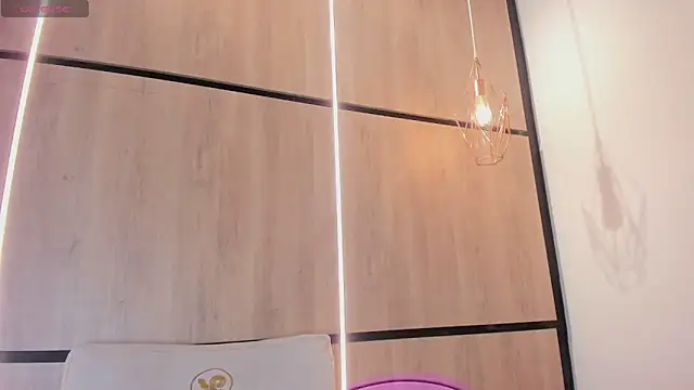 ashlyn parker online show from February 3, 2026, 8:03 pm