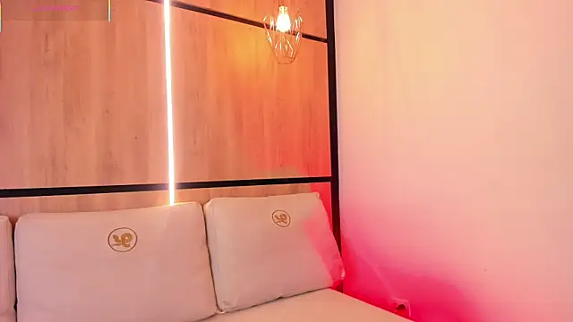 ashlyn parker online show from October 6, 2025, 8:31 pm