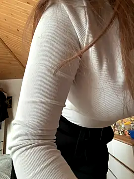 Snapshot of mewKate chatting on November 2, 2025, 11:59 am mewKate online show from November 2, 2025, 11:59 am