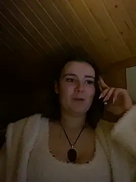 Snapshot of mewKate chatting on April 29, 2026, 7:20 pm mewKate online show from April 29, 2026, 7:20 pm