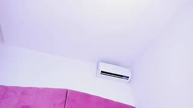 Snapshot of Bonnie_30_ chatting on February 4, 2025, 7:33 pm Bonnie 30 online show from February 4, 2025, 7:33 pm