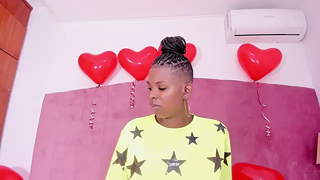 Snapshot of Bonnie_30_ chatting on February 12, 2025, 10:26 pm Bonnie 30 online show from February 12, 2025, 10:26 pm