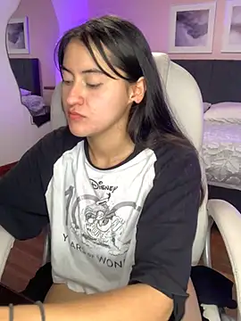 Snapshot of Camila_pinkk chatting on March 6, 2025, 5:22 pm Camila pinkk online show from March 6, 2025, 5:22 pm