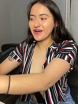 Snapshot of Camila_pinkk chatting on October 12, 2025, 3:24 pm Camila pinkk online show from October 12, 2025, 3:24 pm