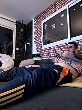 thefrenchkiss25 online show from March 9, 2026, 8:45 pm