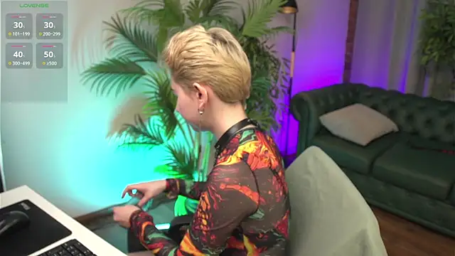 Snapshot of Aurora_First chatting on January 19, 2025, 2:06 pm Aurora First online show from January 19, 2025, 2:06 pm