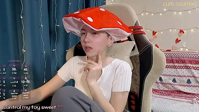 Snapshot of Aurora_First chatting on February 13, 2026, 6:41 pm Aurora First online show from February 13, 2026, 6:41 pm