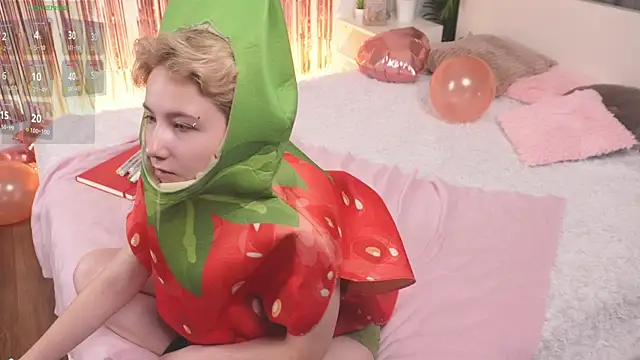 Snapshot of Aurora_First chatting on January 15, 2025, 2:56 pm Aurora First online show from January 15, 2025, 2:56 pm