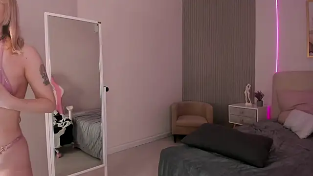 blue nymph1 online show from March 19, 2026, 10:15 am