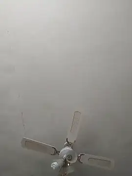 Snapshot of Lauren_Amabel chatting on January 6, 2025, 9:30 am Lauren Amabel online show from January 6, 2025, 9:30 am