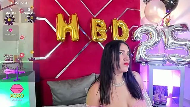 Snapshot of VeronicaOlson_ chatting on October 15, 2025, 4:00 am VeronicaOlson online show from October 15, 2025, 4:00 am