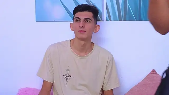 Ana and Leo online show from December 5, 2025, 2:15 pm