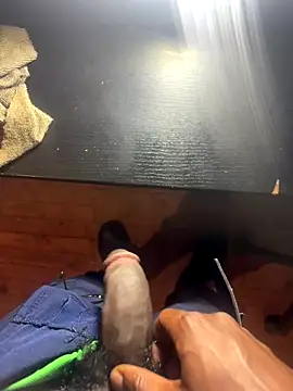 Snapshot of triplebeast chatting on October 26, 2025, 10:15 am triplebeast online show from October 26, 2025, 10:15 am