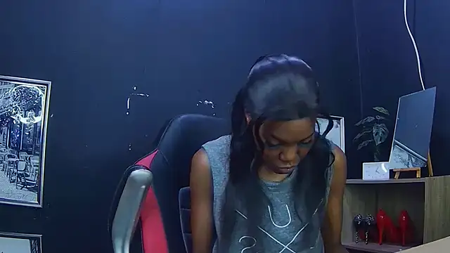 Ebonydivaxxx online show from September 26, 2025, 7:37 am