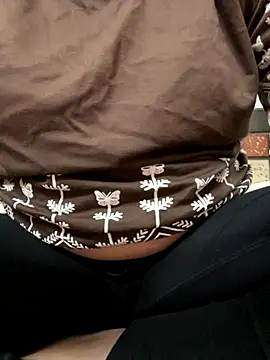 Snapshot of Red-Magic-25 chatting on November 20, 2025, 6:36 am Red-Magic-25 online show from November 20, 2025, 6:36 am