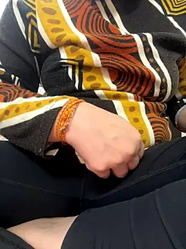 Snapshot of Red-Magic-25 chatting on November 23, 2025, 6:56 am Red-Magic-25 online show from November 23, 2025, 6:56 am