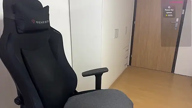 wannaseeyoursmile online show from March 19, 2026, 4:56 am