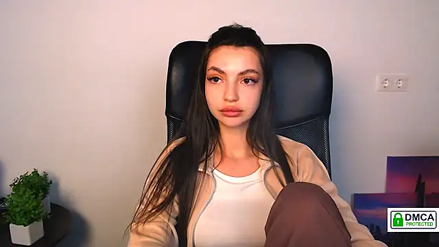 Lexi Jous online show from September 19, 2025, 5:00 am