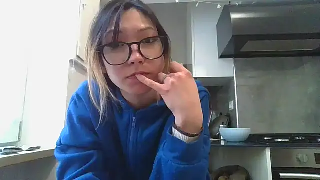 LoveFoxyQueen online show from January 15, 2025, 10:17 am