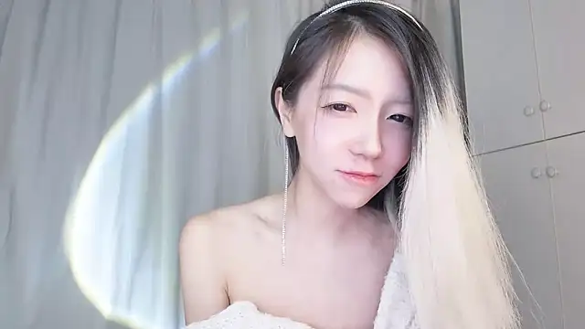 Snapshot of Ciri-CC chatting on March 4, 2025, 6:50 pm Ciri-CC online show from March 4, 2025, 6:50 pm