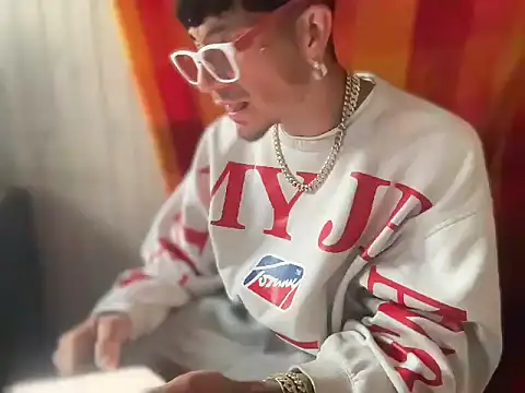 Snapshot of badboy366 chatting on April 4, 2026, 11:17 am badboy366 online show from April 4, 2026, 11:17 am