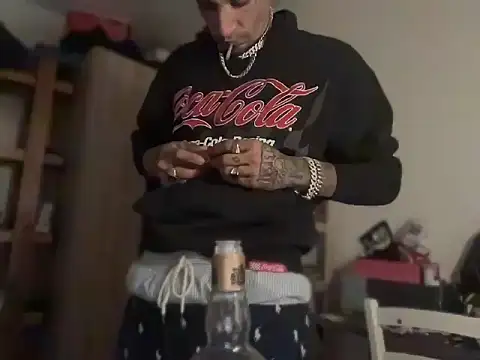 Snapshot of badboy366 chatting on April 7, 2026, 10:06 am badboy366 online show from April 7, 2026, 10:06 am