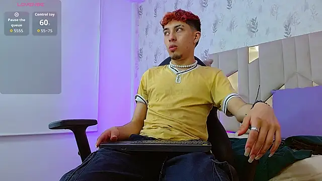 Snapshot of Axel_tay chatting on September 28, 2025, 3:46 am Axel tay online show from September 28, 2025, 3:46 am