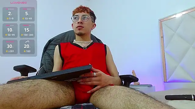 Snapshot of Axel_tay chatting on October 15, 2025, 3:38 am Axel tay online show from October 15, 2025, 3:38 am