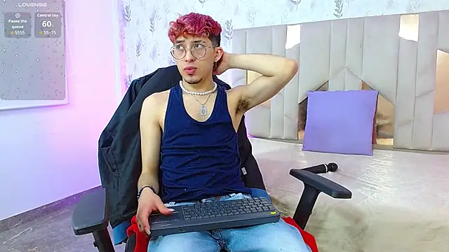 Snapshot of Axel_tay chatting on September 22, 2025, 3:23 am Axel tay online show from September 22, 2025, 3:23 am