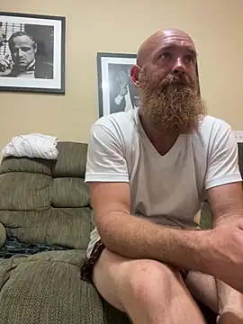 Snapshot of 32XRedBeard chatting on May 1, 2026, 9:31 pm 32XRedBeard online show from May 1, 2026, 9:31 pm