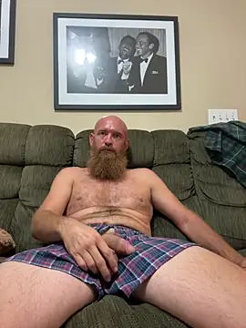 Snapshot of 32XRedBeard chatting on May 9, 2026, 3:48 pm 32XRedBeard online show from May 9, 2026, 3:48 pm