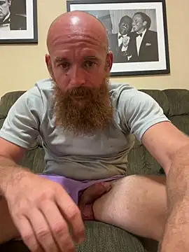 Snapshot of 32XRedBeard chatting on May 28, 2026, 9:54 pm 32XRedBeard online show from May 28, 2026, 9:54 pm