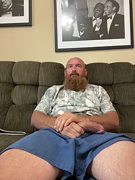 Snapshot of 32XRedBeard chatting on May 25, 2026, 1:43 pm 32XRedBeard online show from May 25, 2026, 1:43 pm