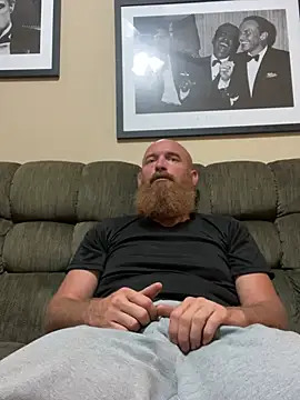 Snapshot of 32XRedBeard chatting on May 22, 2026, 9:51 am 32XRedBeard online show from May 22, 2026, 9:51 am