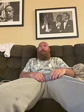 Snapshot of 32XRedBeard chatting on April 27, 2026, 11:58 pm 32XRedBeard online show from April 27, 2026, 11:58 pm