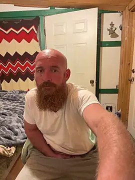 Snapshot of 32XRedBeard chatting on April 7, 2026, 12:12 am 32XRedBeard online show from April 7, 2026, 12:12 am