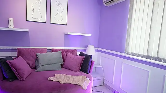 Snapshot of Emma_Walkerr_ chatting on March 12, 2025, 7:04 pm Emma Walkerr online show from March 12, 2025, 7:04 pm