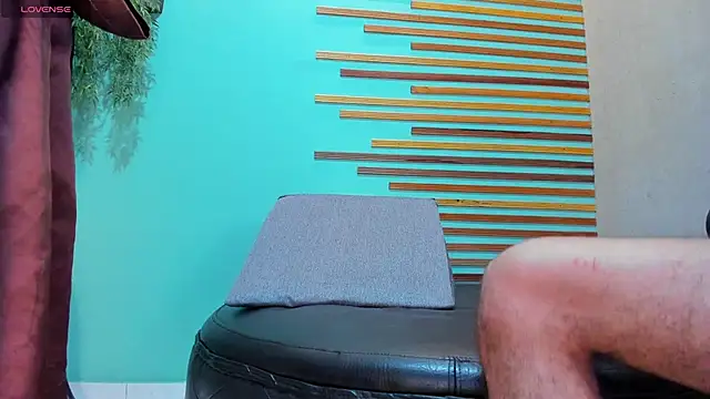 cristal antoni online show from February 22, 2025, 1:24 pm