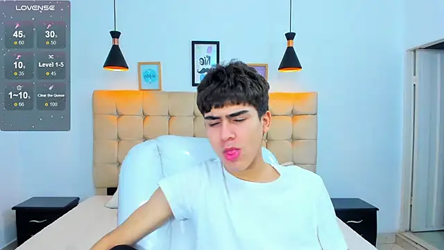 Snapshot of Tommy18__ chatting on March 23, 2025, 6:47 am Tommy18 online show from March 23, 2025, 6:47 am