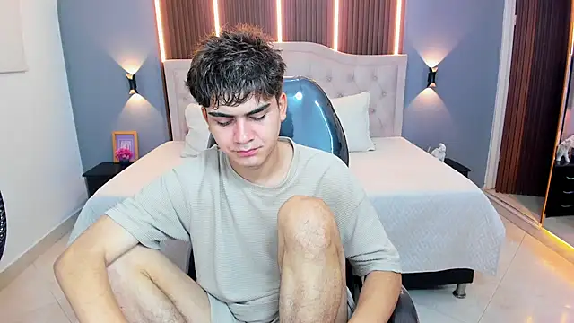 Snapshot of Tommy18__ chatting on January 10, 2026, 3:46 am Tommy18 online show from January 10, 2026, 3:46 am