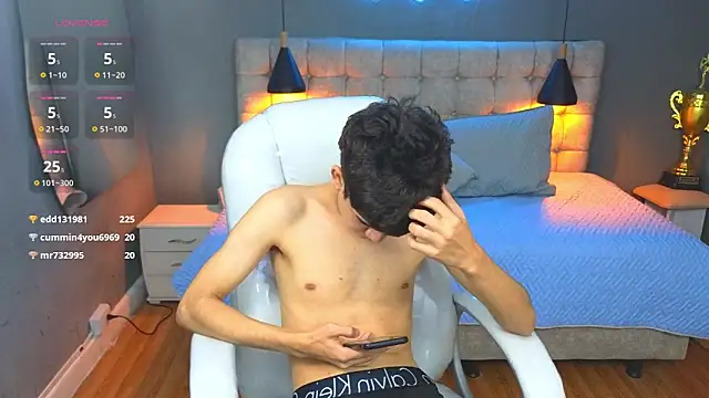 Snapshot of Tommy18__ chatting on March 19, 2025, 9:38 am Tommy18 online show from March 19, 2025, 9:38 am