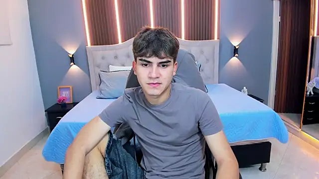 Snapshot of Tommy18__ chatting on February 26, 2026, 3:28 am Tommy18 online show from February 26, 2026, 3:28 am