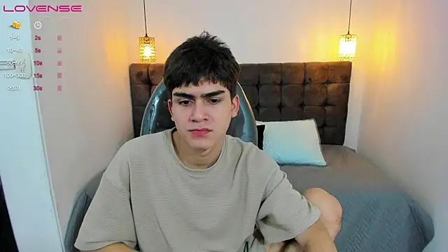 Snapshot of Tommy18__ chatting on March 19, 2025, 2:05 am Tommy18 online show from March 19, 2025, 2:05 am