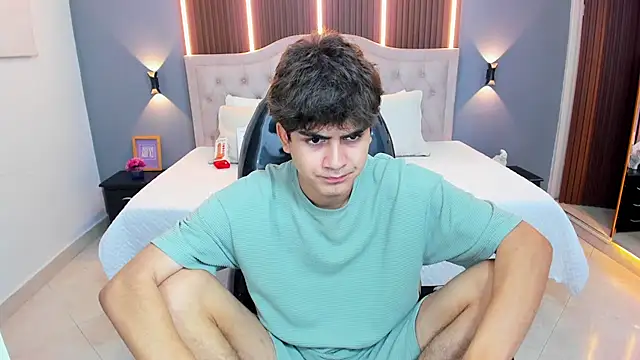 Snapshot of Tommy18__ chatting on February 5, 2026, 3:24 am Tommy18 online show from February 5, 2026, 3:24 am