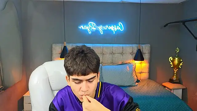 Snapshot of Tommy18__ chatting on March 16, 2025, 9:49 am Tommy18 online show from March 16, 2025, 9:49 am